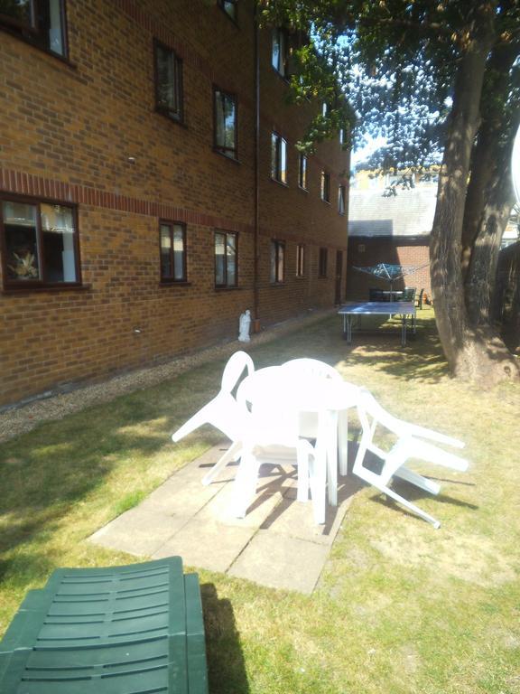 Quayside Close Holiday Apartments Poole Oda fotoğraf