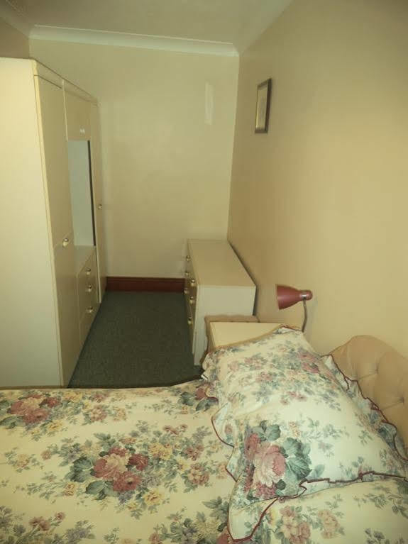 Quayside Close Holiday Apartments Poole Dış mekan fotoğraf